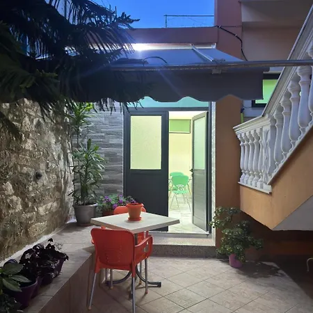 아파트 Nino Sarandë