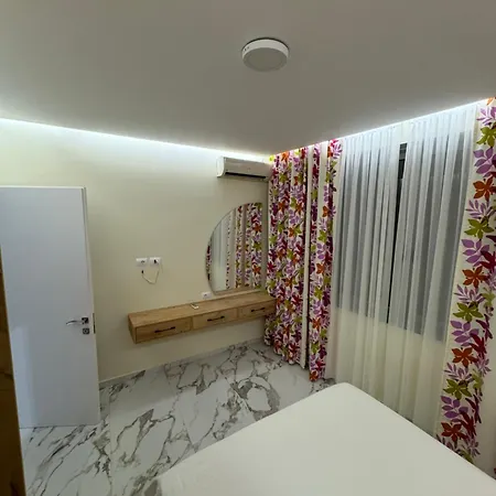 Appartamento Nino Sarandë